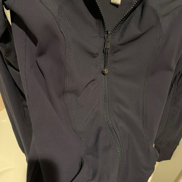 Lululemon navy zip up reversible hoodie never worn - Picture 3 of 6